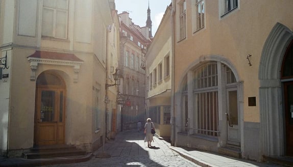 estonia-tallinn-rach-teo-unsplash.jpg (1)
