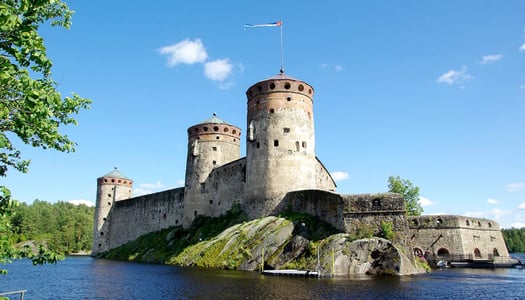 finland-Tapani-Hellman-pixabay-olavinlinna-castle.jpg