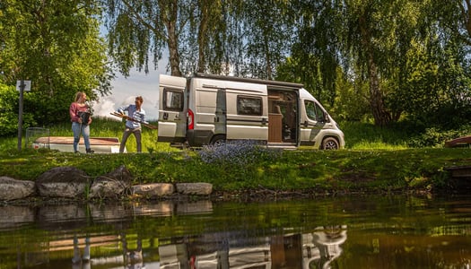 hobby-couple-camping.jpg