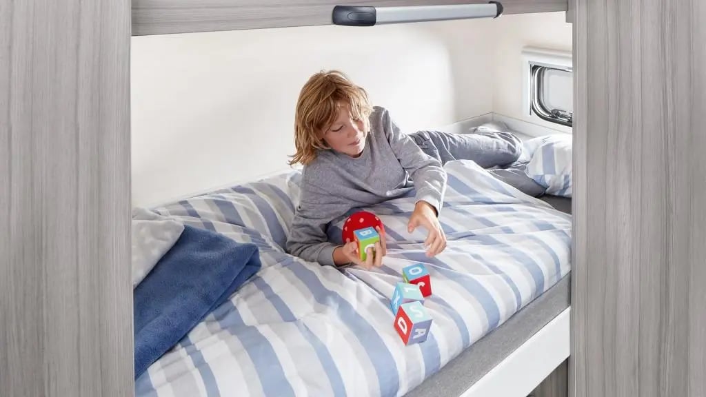 2021_rm_optima_ontour_alkoven_a65km_innen_kinderbetten_people_BEAR_PRESSE_lowres.jpg