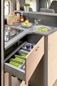 2023_rm_de_luxe_t75_hge_in_kuechenschubladen_h_030_BEAR_PRESSE