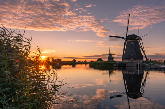 amazing-sunset-over-the-windmills-of-kinderdijk-in-2025-10-11-16-04-44-utc