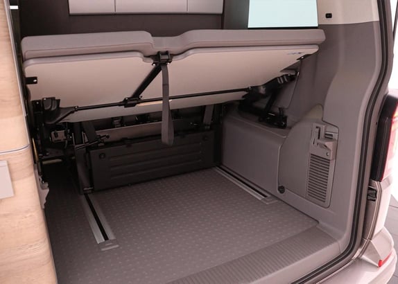 UrbanVan-Sisa6-Takaosa