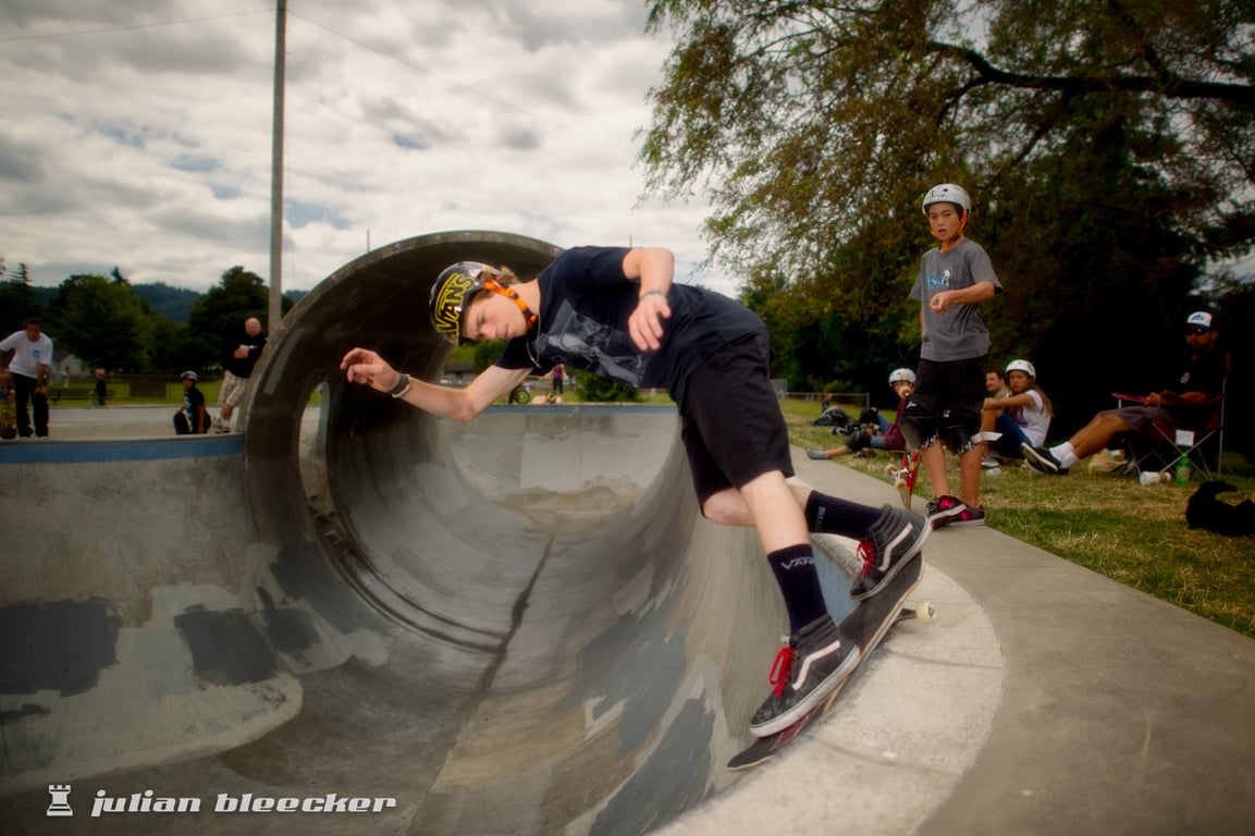 Sky Siljeg performing a Smith grind.