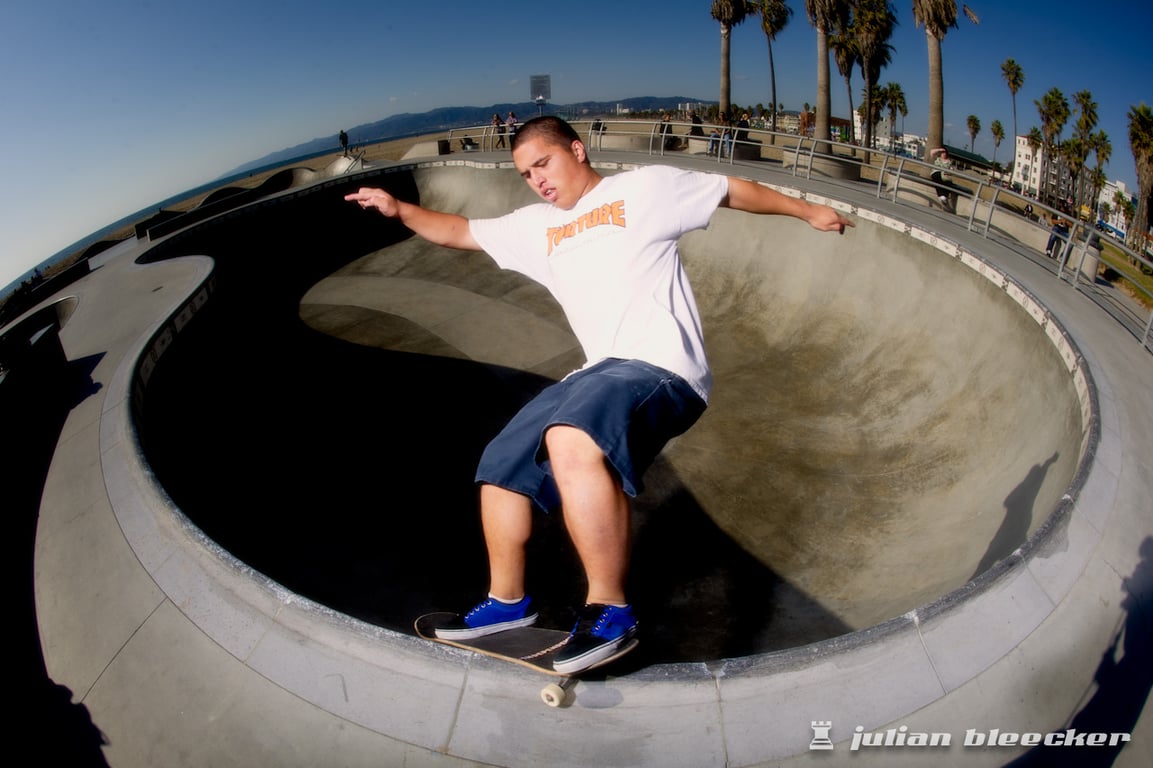 Noah Montes performing a Smith grind.