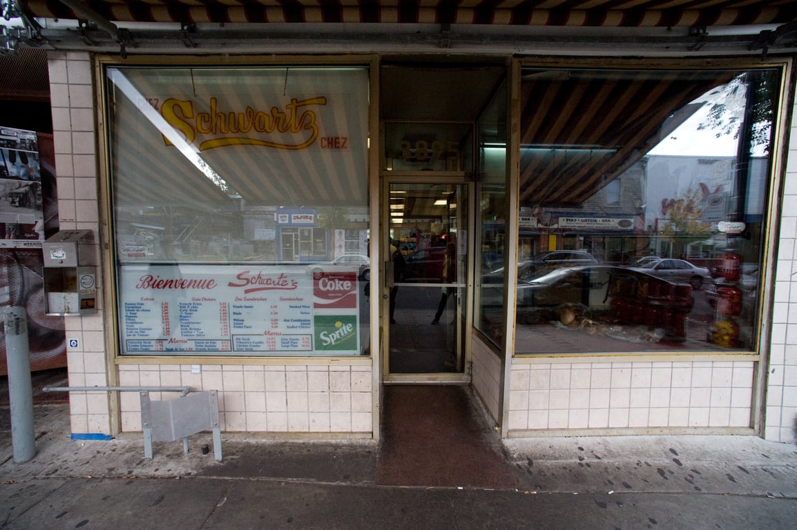 Photograph from Design Engaged 2008 in Montréal; tagged schwartz's.