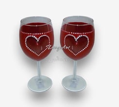 Двойка чаши за вино в червено – Сърце
