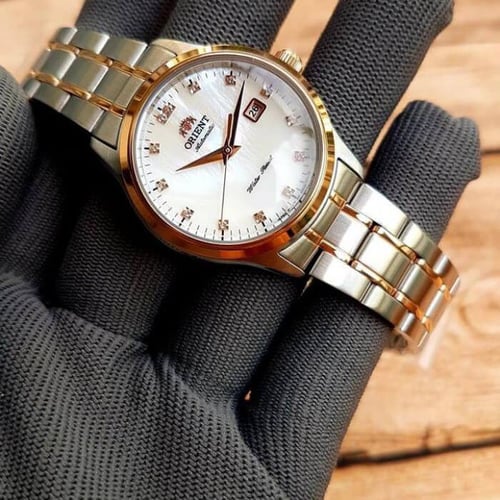 Дамски часовник Orient Classic Automatic FNR1Q001W