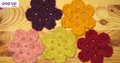 Плетени цветя за декорация