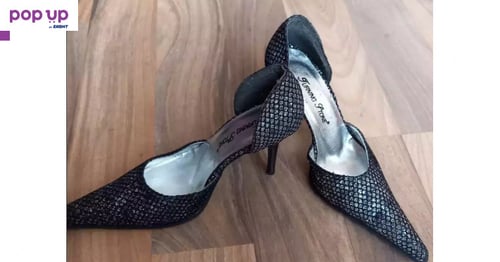 Нови черни обувки със сребърен брокат и връх