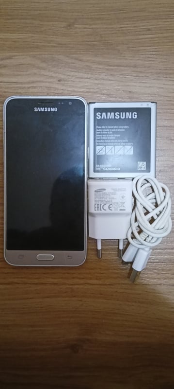 Samsung Galaxy J3 SM-J320FN Gold