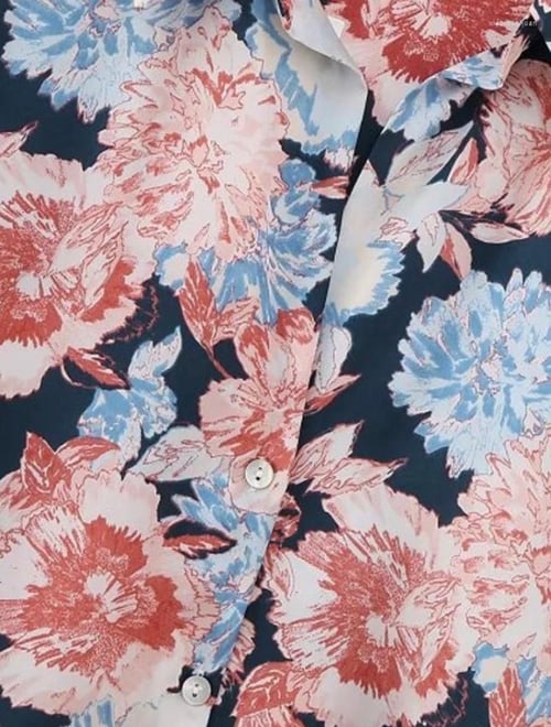 Дамска риза от сатен с флорални мотиви