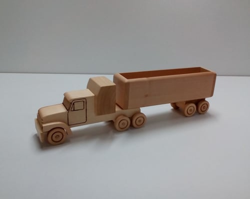 Декоративен дървен камион с ремарке