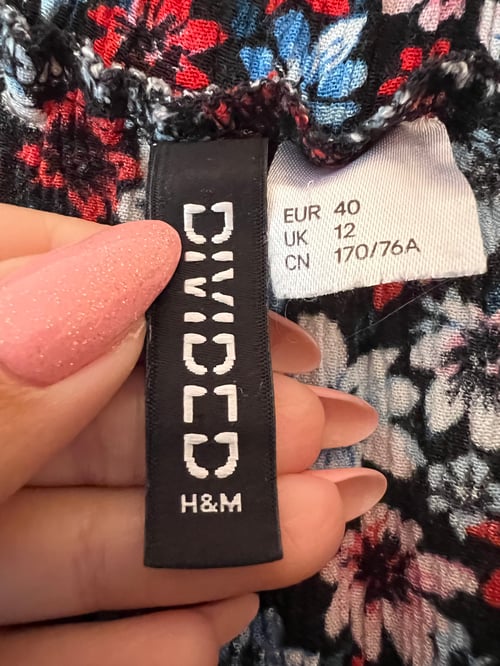 H&M Къси панталонки с флорален принт и ластик в кръста 🌸