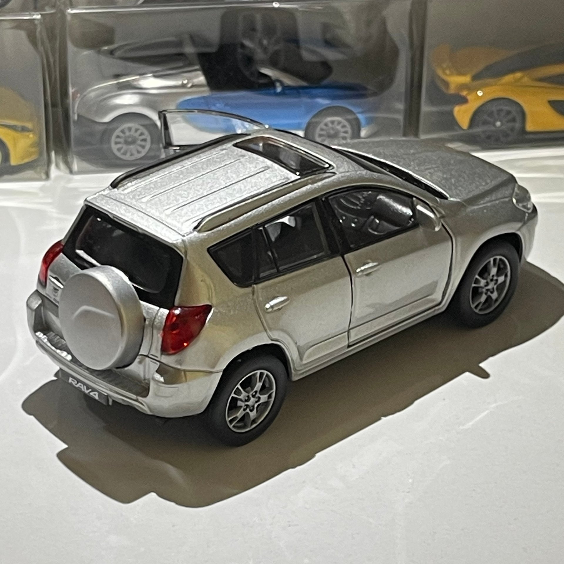 TOYOTA RAV 4 Diecast Model