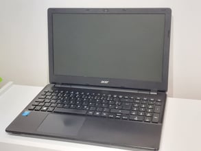 4GB RAM, i3-4030u 15.6" лаптоп Acer Aspire E5-571 256GB SSD