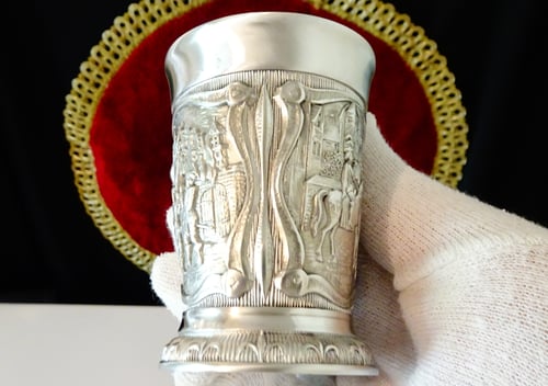 Немска чаша от калай с ловни картини 8 см.