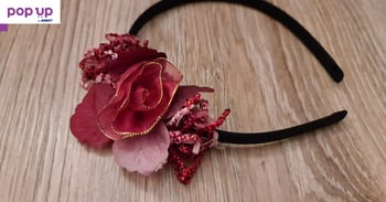 Диадема с червено-розово цвете с черна сатенена основа