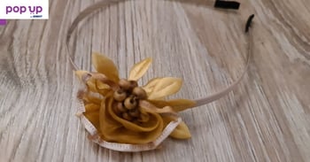 Диадема метална с цвете в златист цвят