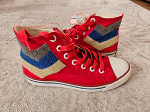 Дамски унисекс кецове маратонки обувки в червени и със син акцент от Pony пънк винтидж стил