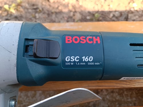 Bosch GSC 160 електрическа ножица за ламарина 1.6 мм.