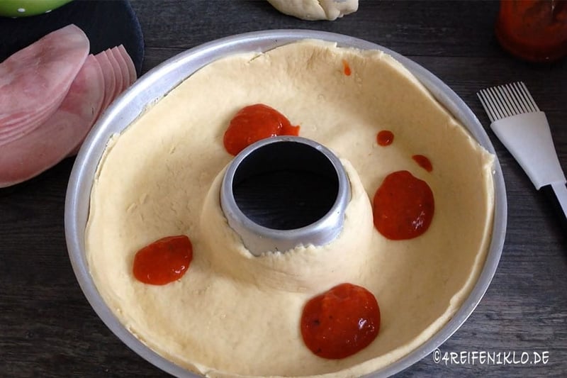 Pizza Calzone easy im OmniaBackofen backen 4 Reifen & 1 Klo