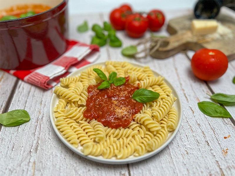 Schnelle Tomatensoße | in 20 Minuten | BIANCAS-KITCHEN