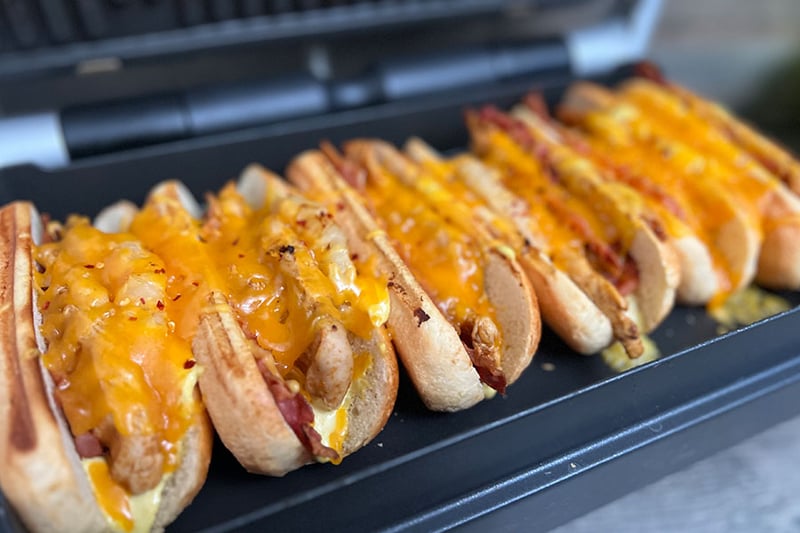 Hot-Dogs mit Hähnchenfleisch, Ananas und Käse überbacken | OptiGrill Rezepte | Chicken-Hot-Dog | 4 REIFEN 1 KLO