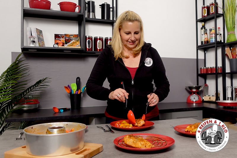 Marinierte Hähnchenbrust auf Ofengemüse | Mit Video!