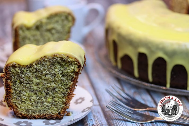 Orangen-Mohn-Kuchen aus dem Campingbackofen