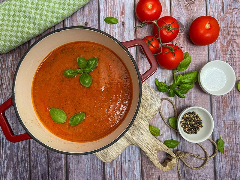 Einfache Tomatensuppe | in nur 20 Minuten fertig