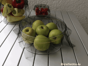 Fliegengitter übers Obst spannen