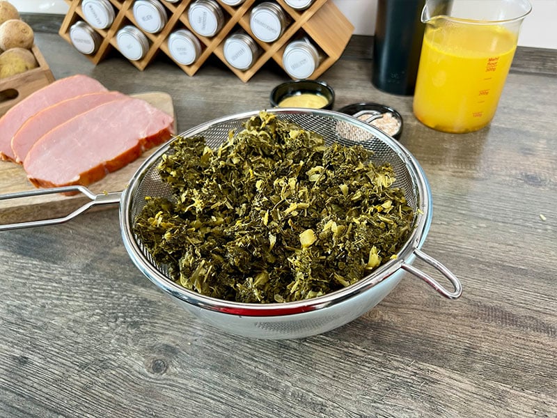 Grünkohl mit Kasseler | mit vegane &amp; vegetarische Varianten