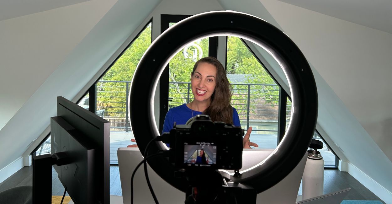 Digital Body Language: 24 Tips to Build Rapport (w/ Science)