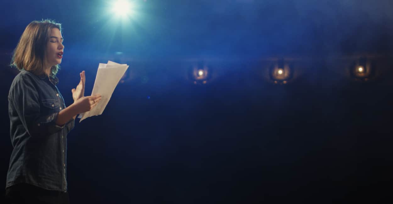 How to Start a Speech: The Best (and Worst) Speech Openers