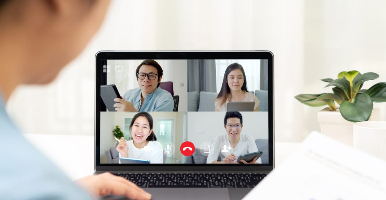 13 Reliable Tips for Managing Remote Employees [2025]