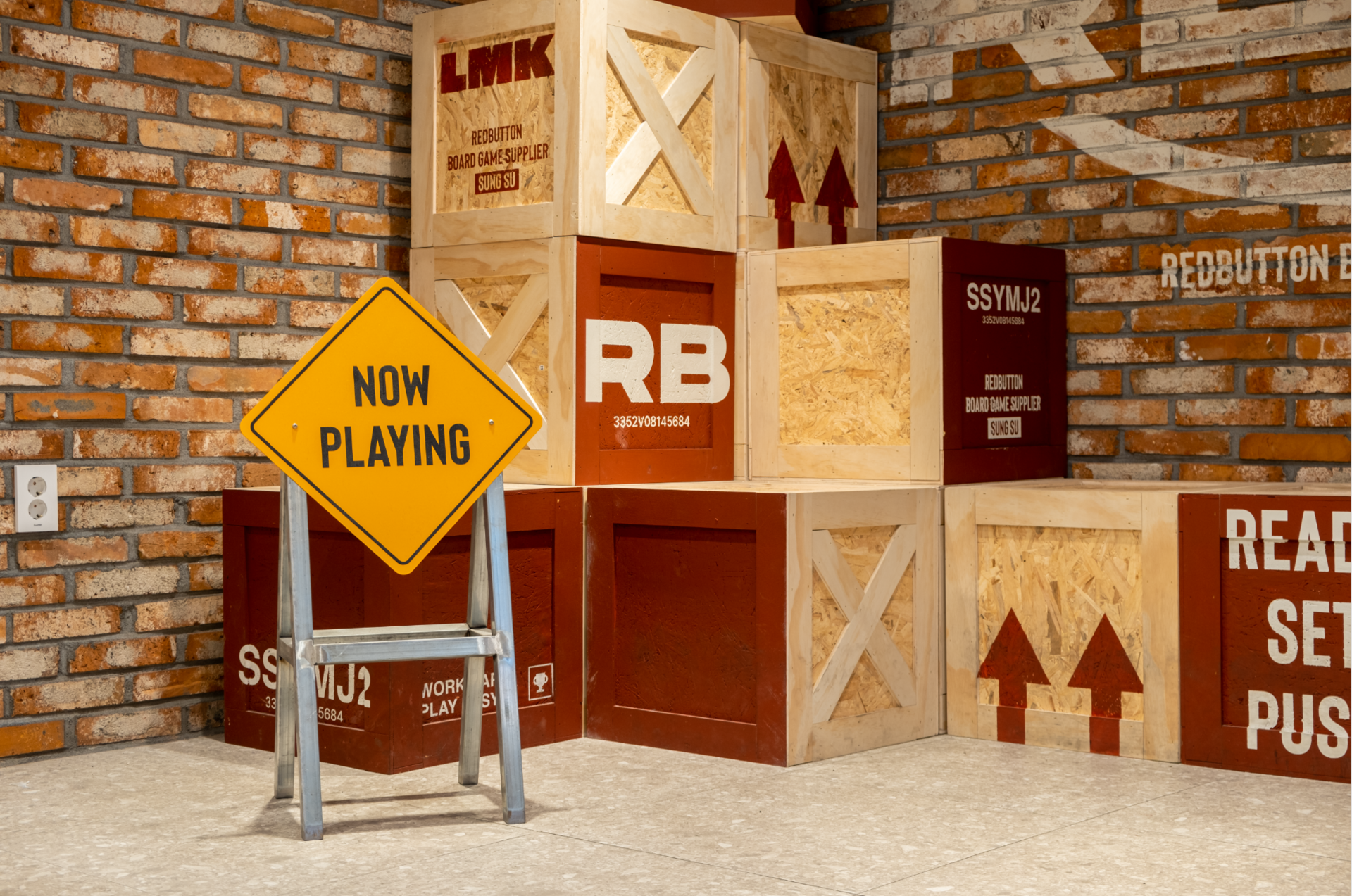 레드버튼 브랜드 디자인