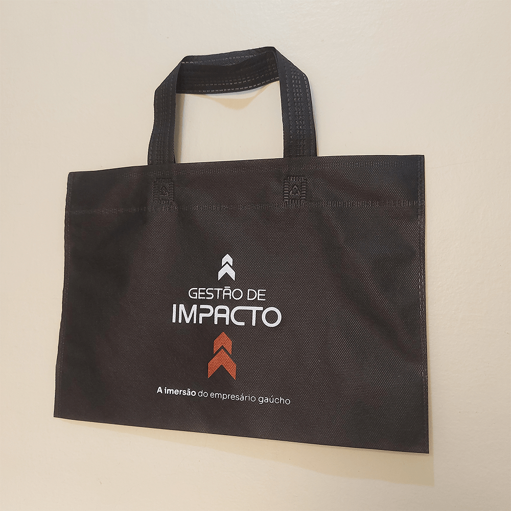 Sacola ecobag 35x25 na cor preta personalizada com logo da gestão de impacto