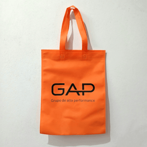Sacola ecobag laranja 35X45 personalizada com o logo preto da Gap
