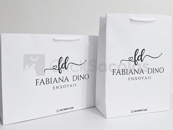 Modelo de sacola de papel branca personalizada com logomarca