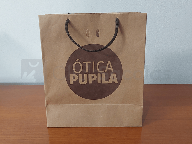 Modelo de sacola de papel kraft personalizada