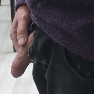 Beautifully thick and veiny cock pic.