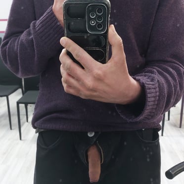 A beautiful, thick, and juicy dick pic from a muscled stud with trimmed pubic hair.