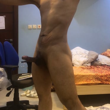 Amateur photo of a nice thick uncut cock ready to fuck you hard.
