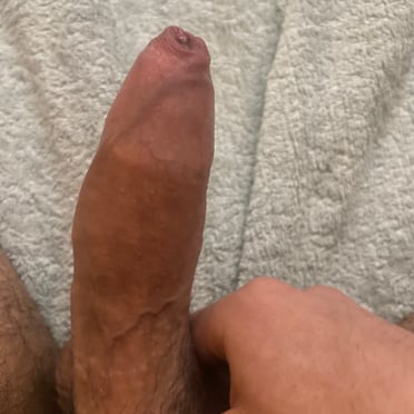 Beautifully veiny thick cock pic from a muscled stud.