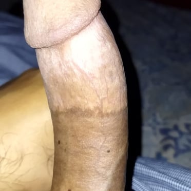 Pakistani pic of a beautiful dick needing to cum and make you moan.
