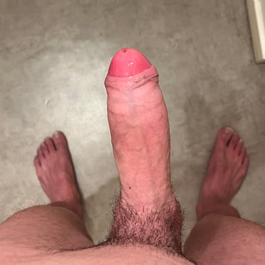 Beautifully thick cock with a full bush of pubic hair, a stunning French pic.