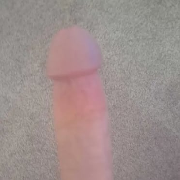 Beautifully veiny and thick cock pic, around 6 inches of pure pleasure.