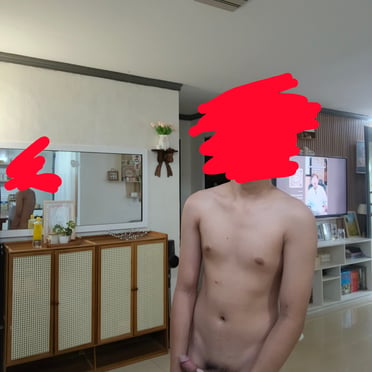 Here is a beautiful cock pic of a muscled dude with a thick, hairy dick.