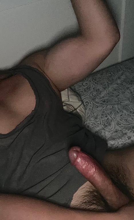 Beautifully veiny and thick dick pic from a muscled dude.